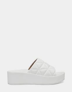 New 🔥 Aerosoles Aware 👩 Women's 🩴 Sandal In White White 🔔